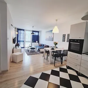 apartament-centrum-jana-pawla-ii-warsaw.warsawhotelspoland.com/